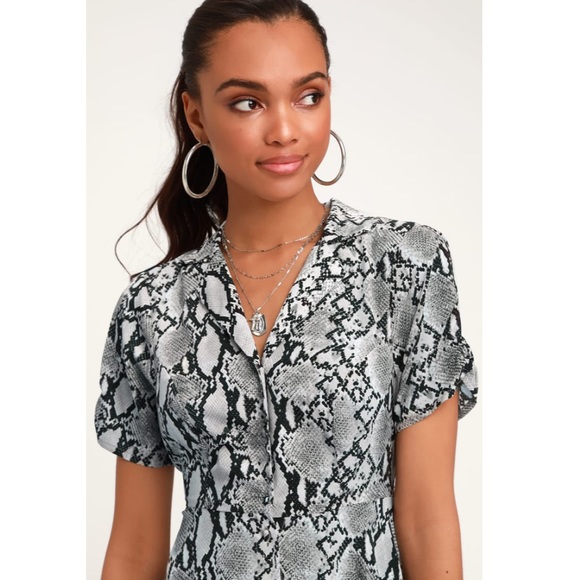 Lulus | Let's Snake a Deal Grey Snake Print Collared Midi Dress - Picture 3 of 6